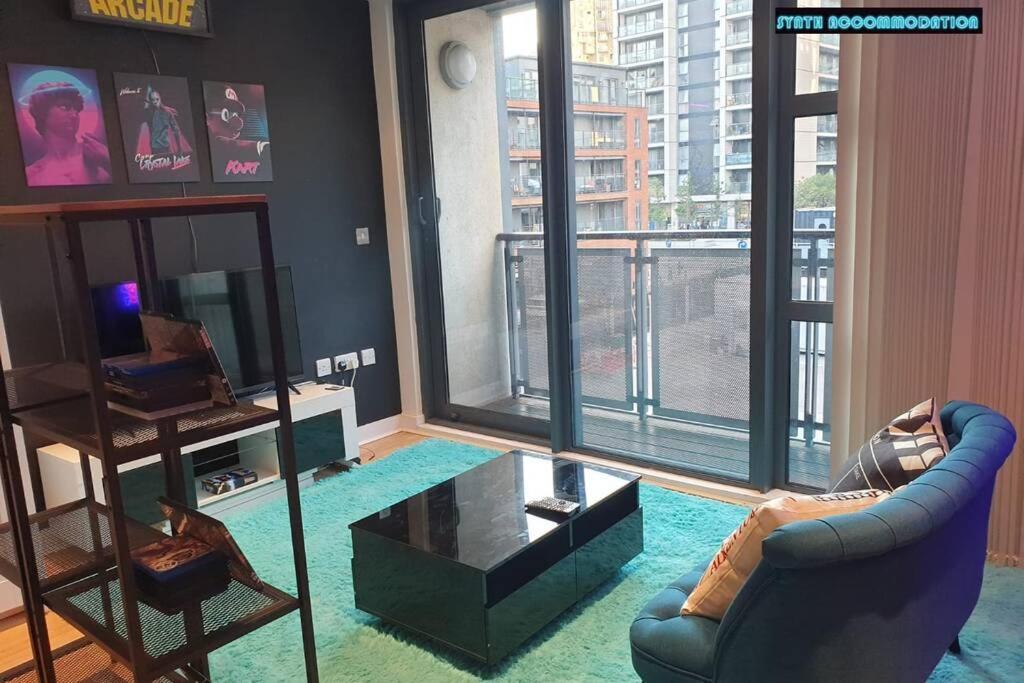 80S Retro 1Bed Studio Serviced Apartment Canary Wharf Perfect For Solo & Couple Travellers Лондон Экстерьер фото